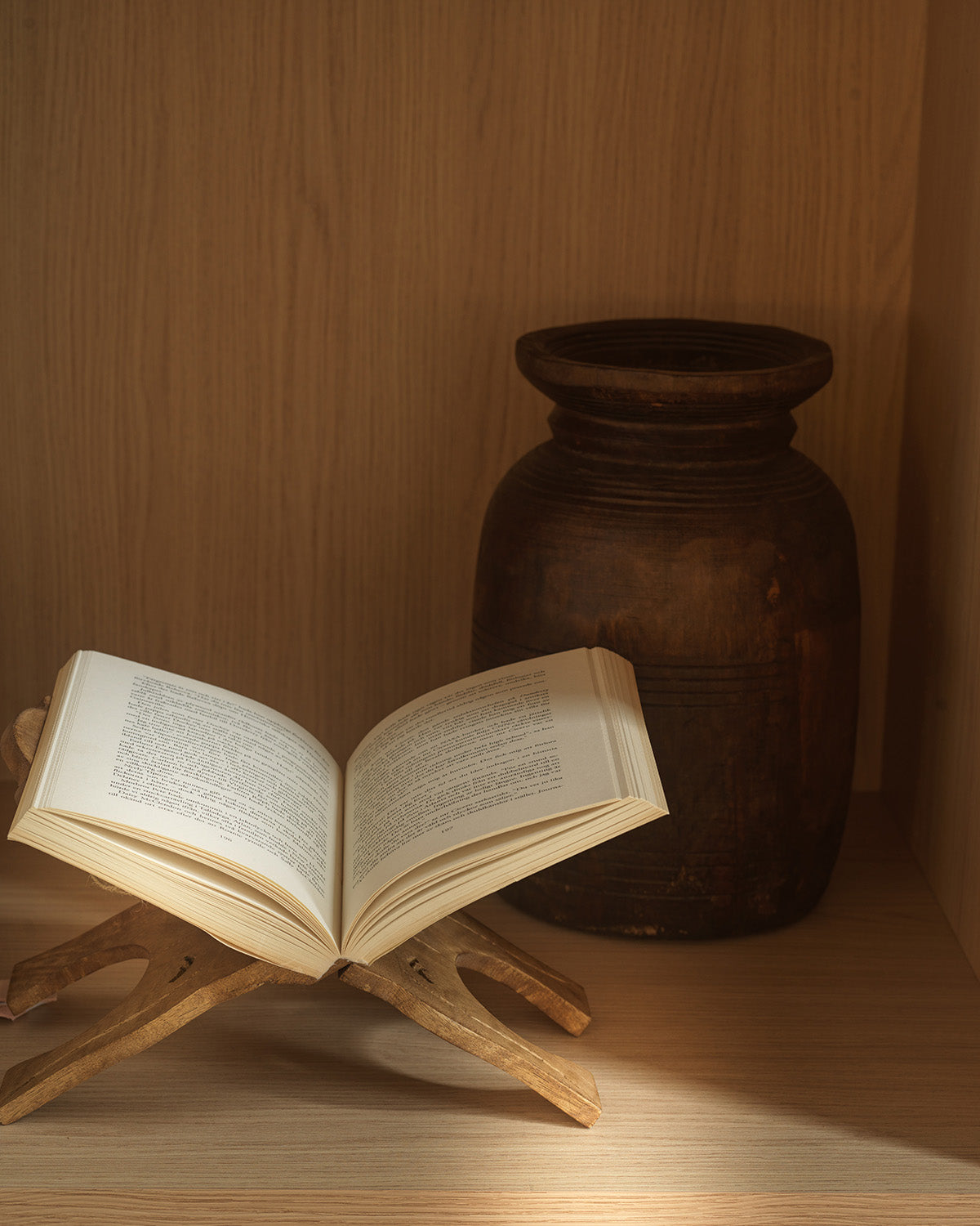 Treasure Book Stand