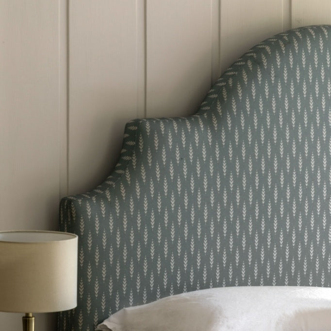 Wilton Ottoman King Ikat Arrow